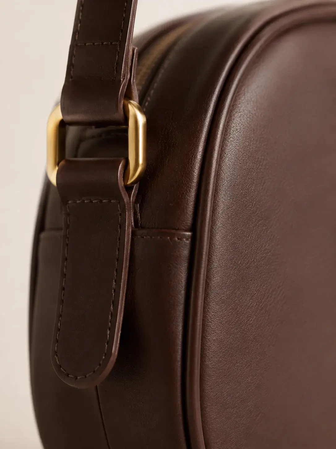 Round Crossbody — view 3